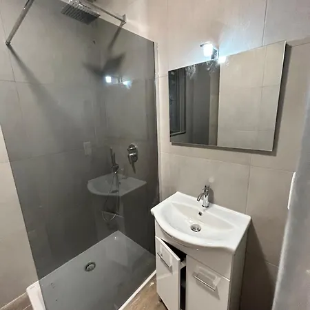 Διαμέρισμα Stylish Seaside 1br Maisonette Bay