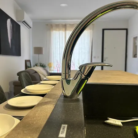 Stylish Seaside 1br Maisonette Bay *