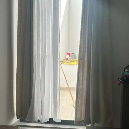 Stylish Seaside 1br Maisonette Bay مرسلوك