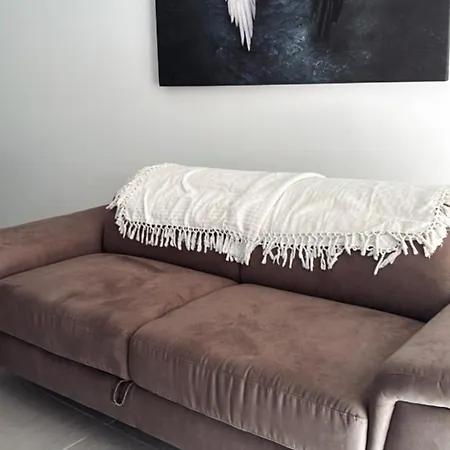 Stylish Seaside 1br Maisonette Bay Διαμέρισμα