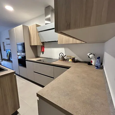 Stylish Seaside 1br Maisonette Bay Lägenhet *