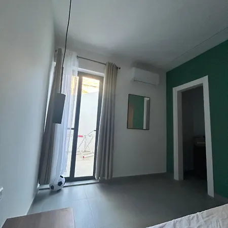 Stylish Seaside 1Br Maisonette Marsaxlokk Bay *