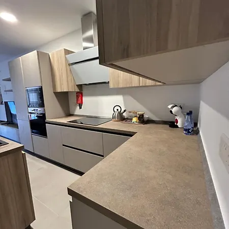 Stylish Seaside 1Br Maisonette Marsaxlokk Bay マルサシュロック
