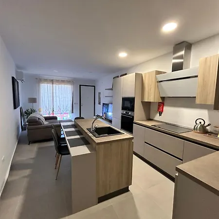 Stylish Seaside 1Br Maisonette Marsaxlokk Bay