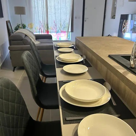 アパート Stylish Seaside 1br Maisonette Bay