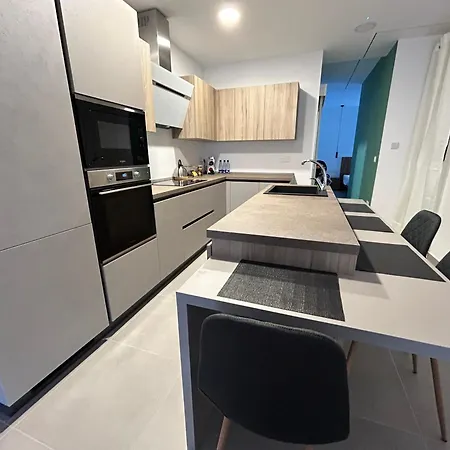 Stylish Seaside 1br Maisonette Bay Lägenhet *