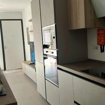 Stylish Seaside 1br Maisonette Bay * マルサシュロック