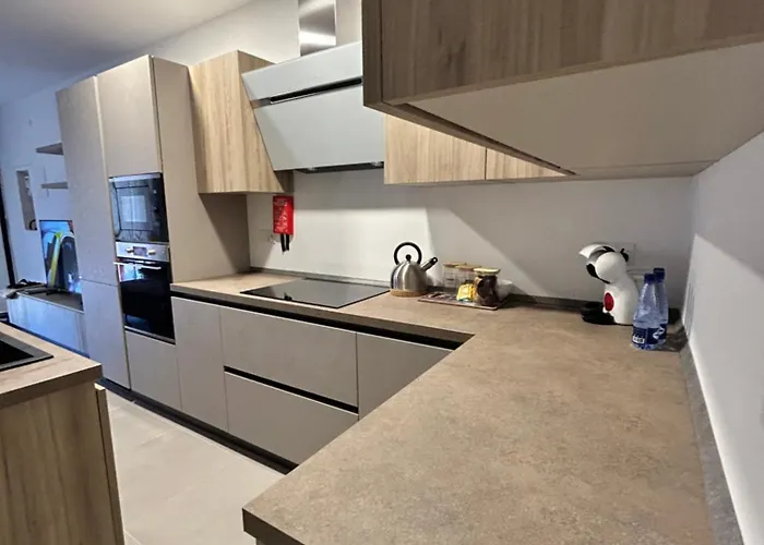 Stylish Seaside 1br Maisonette Bay شقة *