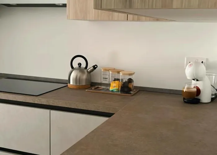 Stylish Seaside 1br Maisonette Bay مرسلوك