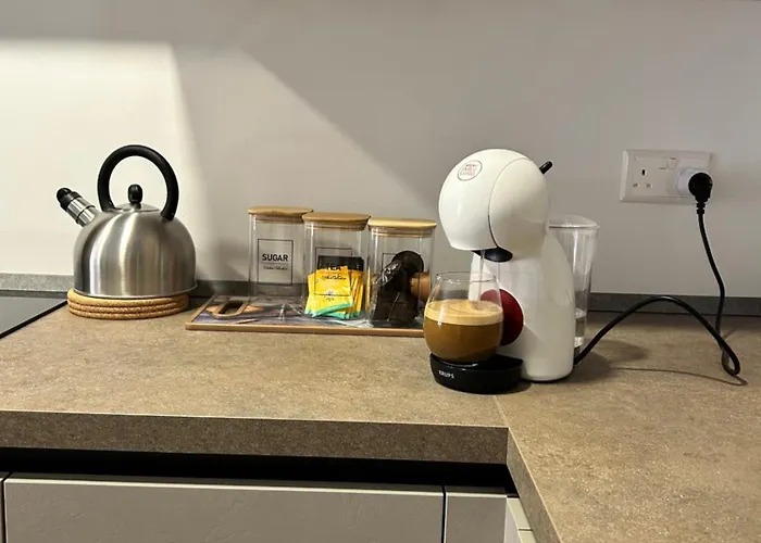 Stylish Seaside 1br Maisonette Bay * مرسلوك