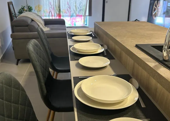 شقة Stylish Seaside 1br Maisonette Bay