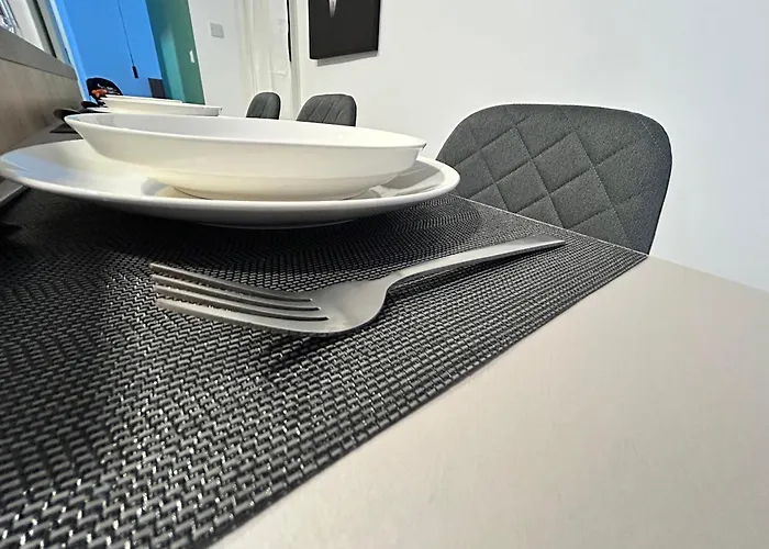 Stylish Seaside 1br Maisonette Bay مرسلوك