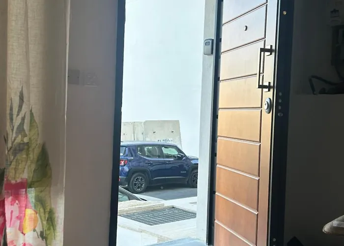 Stylish Seaside 1br Maisonette Bay شقة *