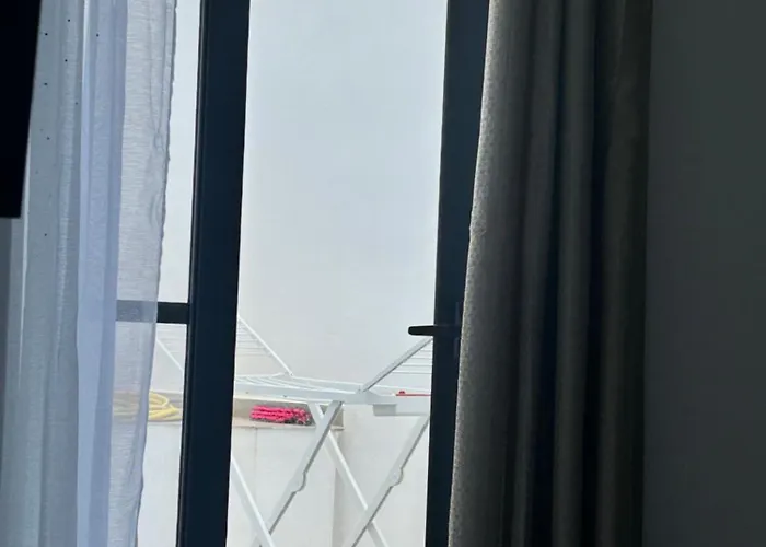 Stylish Seaside 1br Maisonette Bay شقة مرسلوك