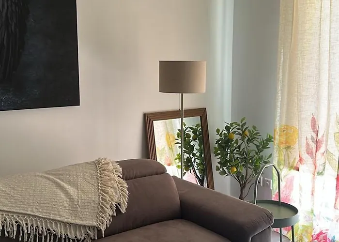 Stylish Seaside 1br Maisonette Bay مرسلوك